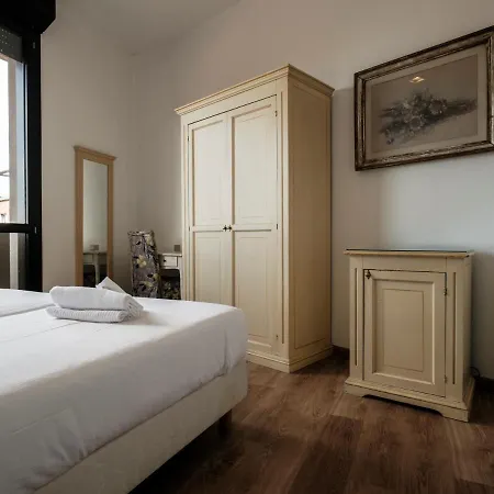 Resart Iacomus بولونيا