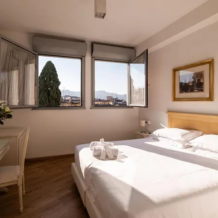 Hotell Resart Iacomus *