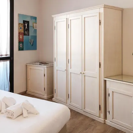 Resart Iacomus Hotel